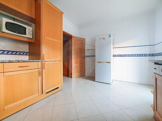 Apartamento T2 para Arrendamento em Albufeira e Olhos de Água Foto 12