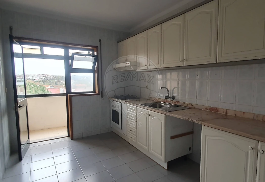 Apartamento T1 para Venda em Rio Tinto Foto 7