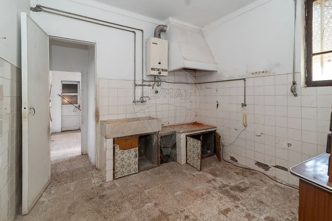 Moradia T4 para Venda em Buarcos Foto 3