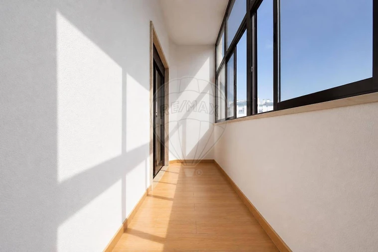 Apartamento T3 para Venda em Seixal, Arrentela e Aldeia de Paio Pires Foto 4