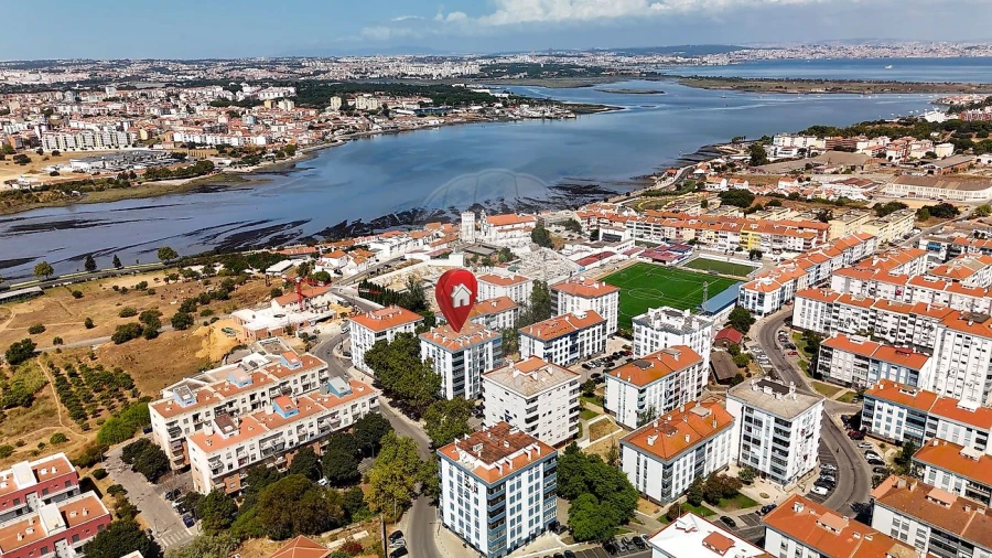Apartamento T3 para Venda em Seixal, Arrentela e Aldeia de Paio Pires Foto 16