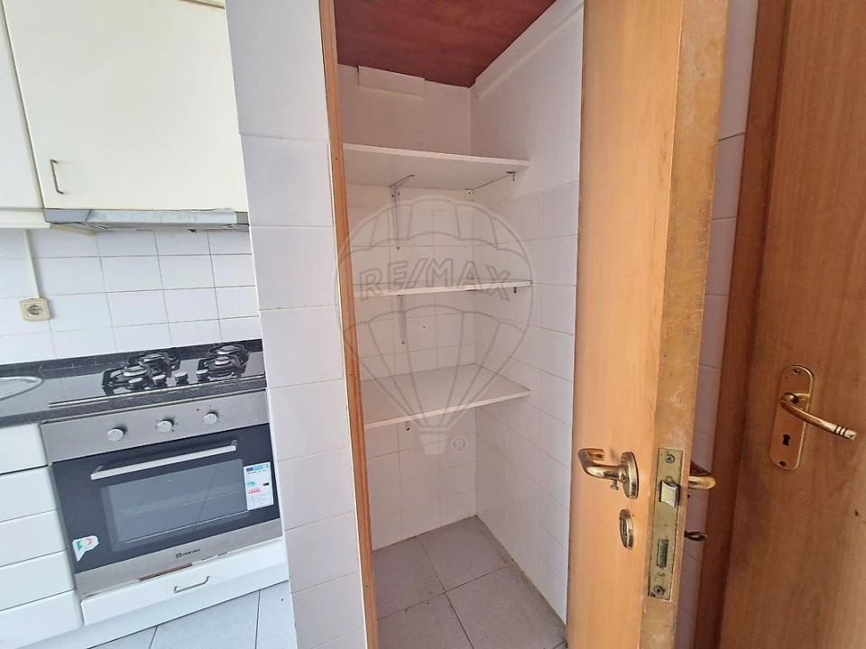 Apartamento T2 para Venda em Mina de Água Foto 1