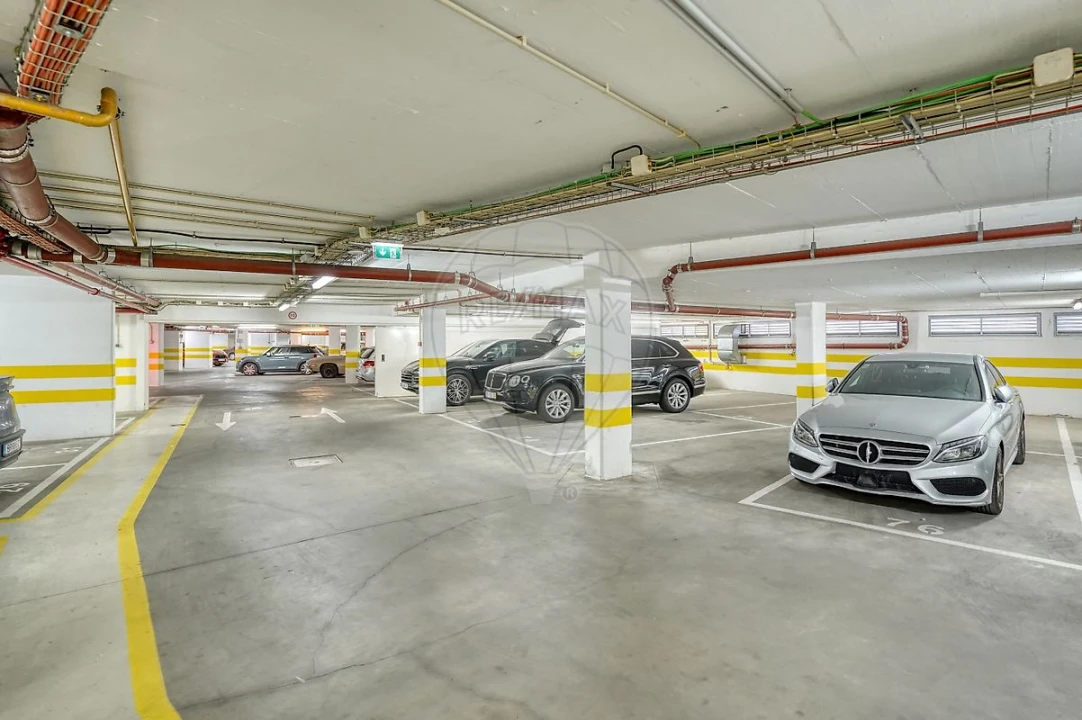Apartamento T4 para Venda em Cascais e Estoril Foto 42