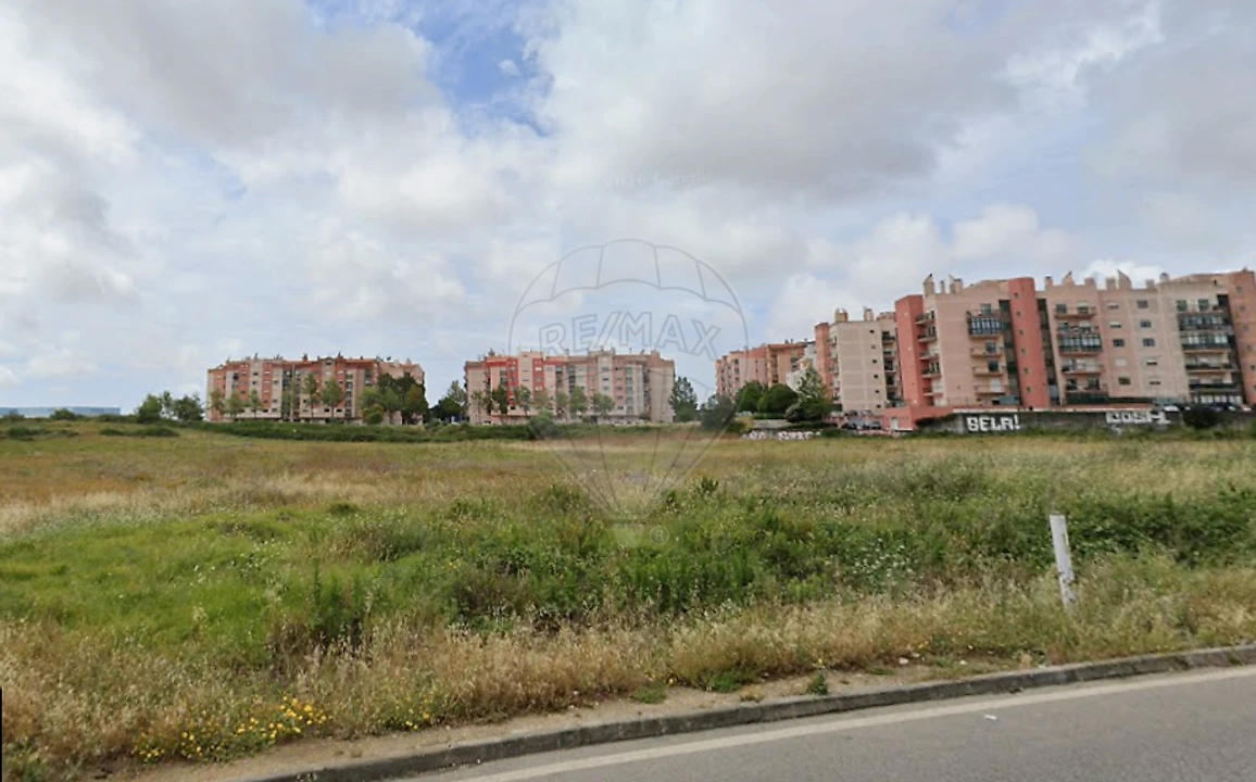 Terreno para Venda em Algueirão-Mem Martins Foto 3