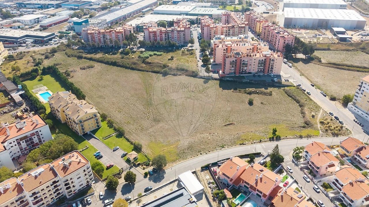 Terreno para Venda em Algueirão-Mem Martins Foto 5