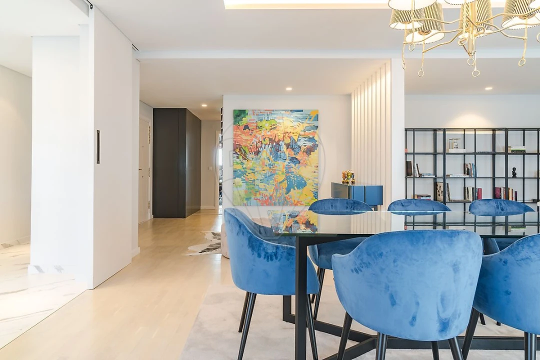 Apartamento T5 para Venda em Campolide Foto 6
