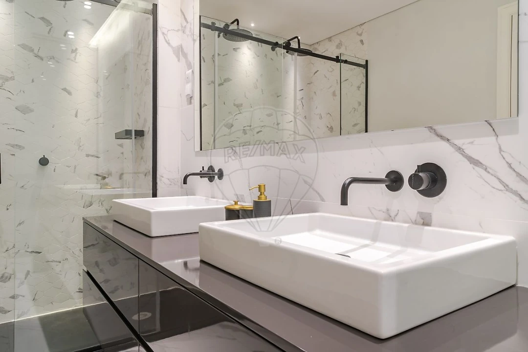 Apartamento T5 para Venda em Campolide Foto 46