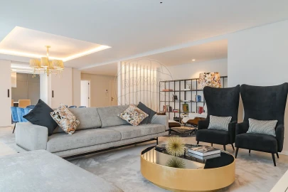 Apartamento T5 para Venda em Campolide