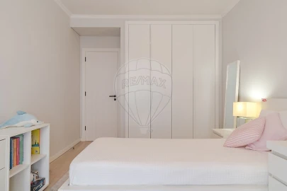 Apartamento T5 para Venda em Campolide