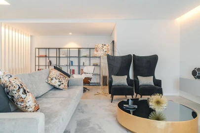 Apartamento T5 para Venda em Campolide