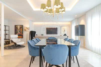 Apartamento T5 para Venda em Campolide