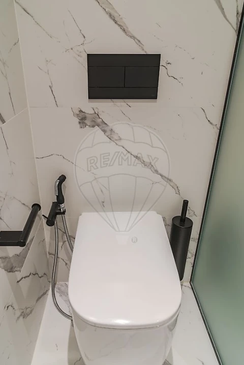 Apartamento T5 para Venda em Campolide