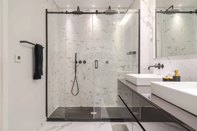 Apartamento T5 para Venda em Campolide