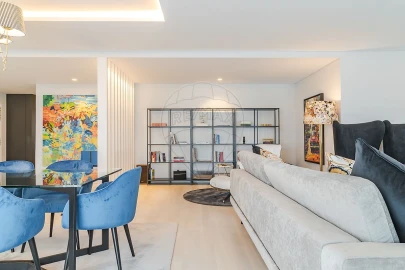 Apartamento T5 para Venda em Campolide