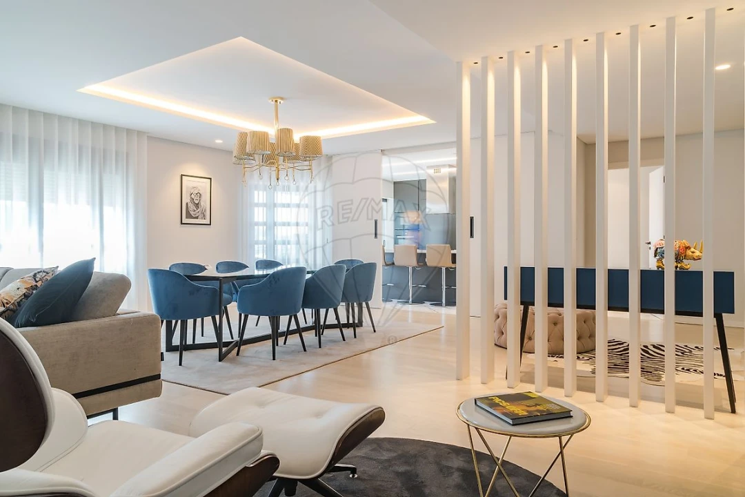 Apartamento T5 para Venda em Campolide Foto 18
