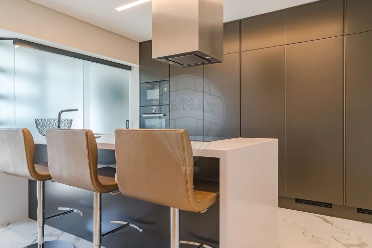 Apartamento T5 para Venda em Campolide Foto 16