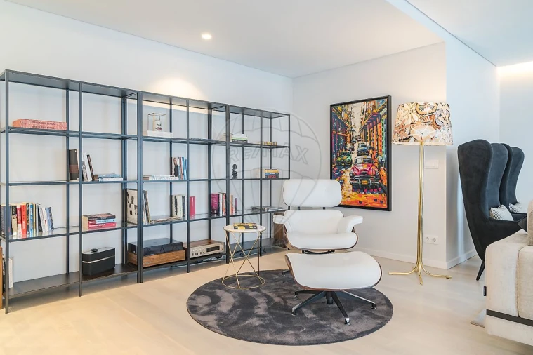 Apartamento T5 para Venda em Campolide Foto 9