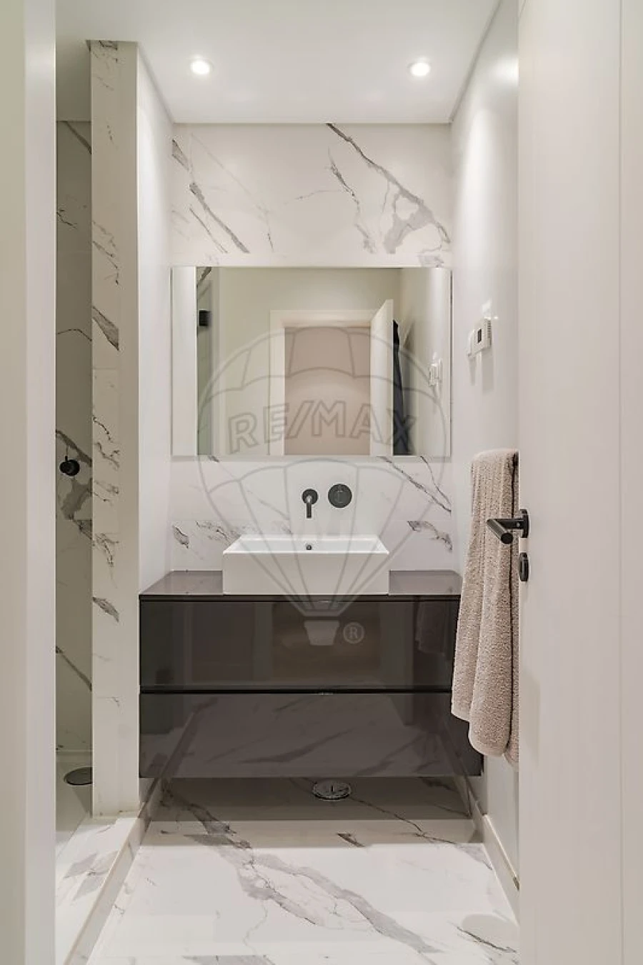 Apartamento T5 para Venda em Campolide Foto 34