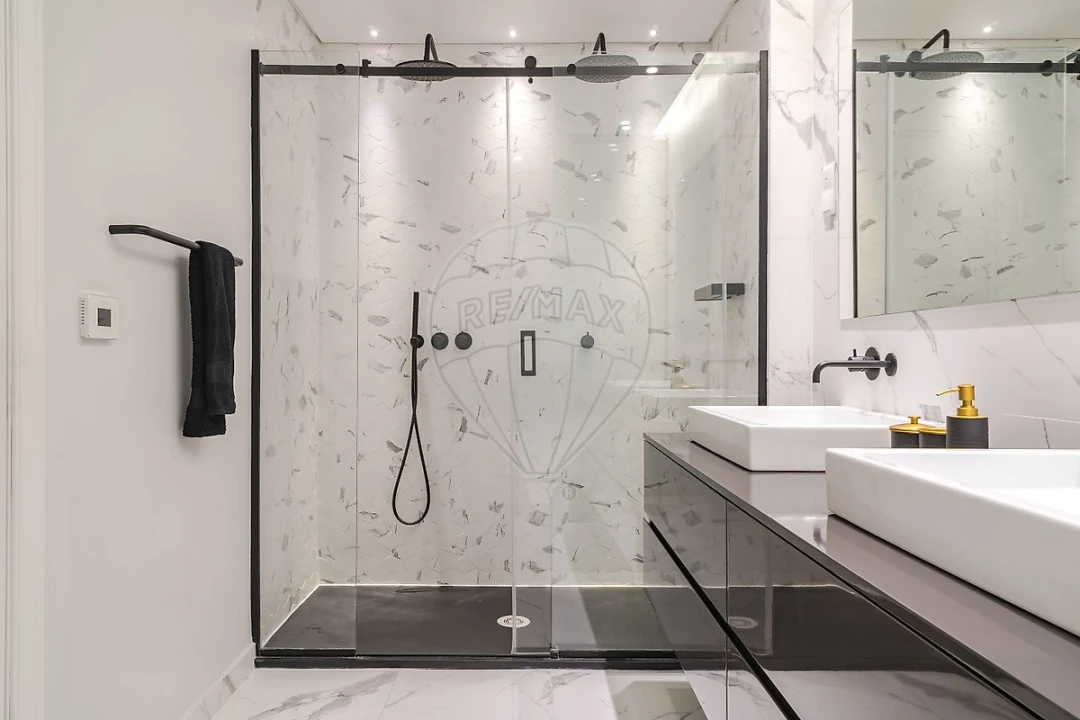 Apartamento T5 para Venda em Campolide Foto 42