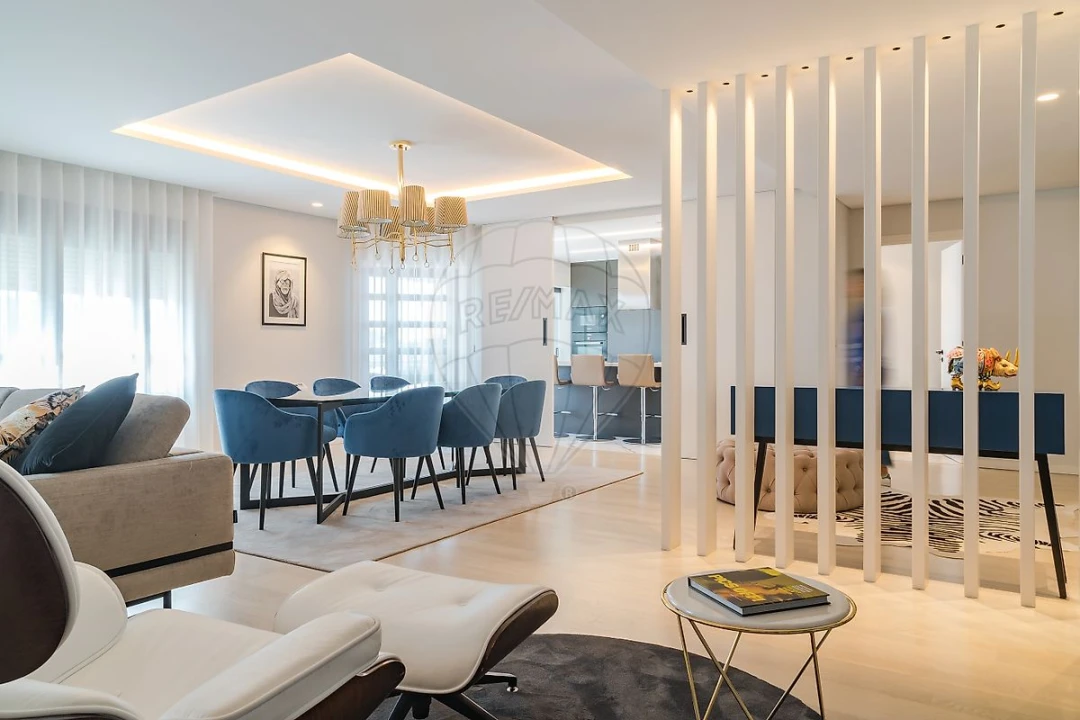 Apartamento T5 para Venda em Campolide Foto 15
