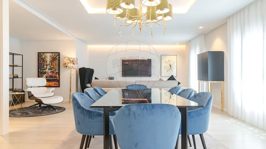 Apartamento T5 para Venda em Campolide