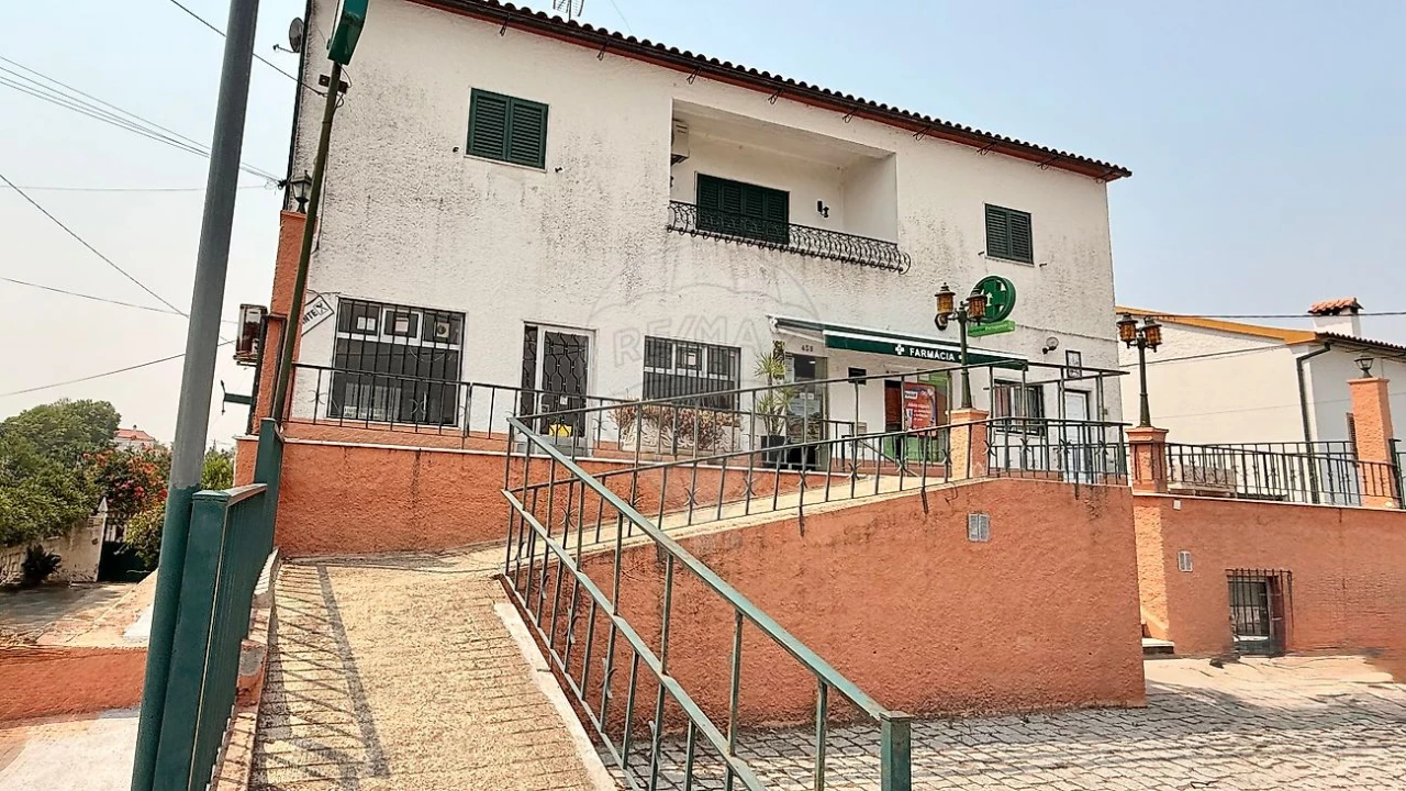 Loja para Venda em Ladoeiro Foto 40