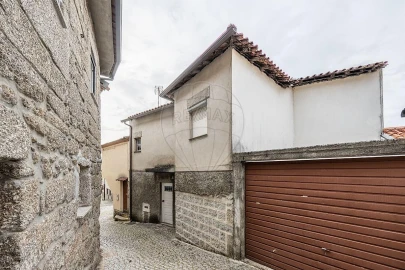 Moradia T4 para Venda em Bouro (Santa Maria)