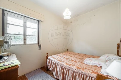 Moradia T4 para Venda em Bouro (Santa Maria)