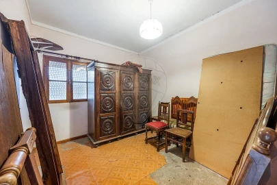 Moradia T4 para Venda em Bouro (Santa Maria)