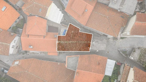 Moradia T4 para Venda em Bouro (Santa Maria)