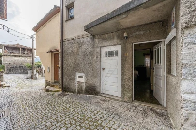 Moradia T4 para Venda em Bouro (Santa Maria)