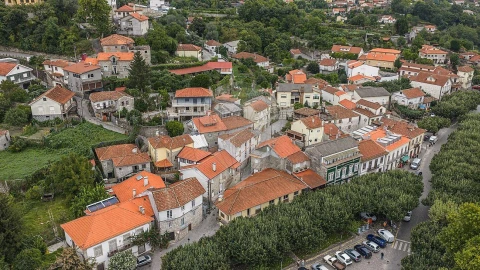 Moradia T4 para Venda em Bouro (Santa Maria)