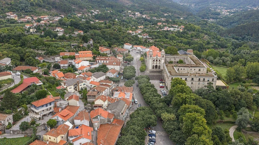 Moradia T4 para Venda em Bouro (Santa Maria) Foto 3