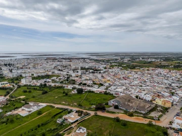 Terreno para Venda em Quelfes