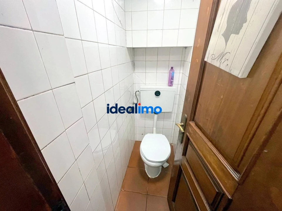 Prédio para Arrendamento em Paranhos Foto 17