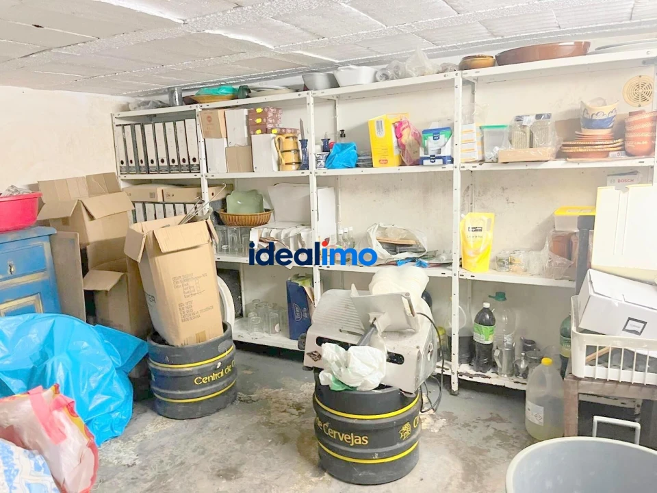 Prédio para Arrendamento em Paranhos Foto 25