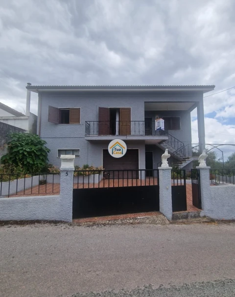 Moradia T3 para Venda em Lousã e Vilarinho