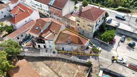 Moradia T2 para Venda em Romeira e Várzea
