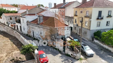 Moradia T2 para Venda em Romeira e Várzea