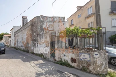 Moradia T2 para Venda em Romeira e Várzea