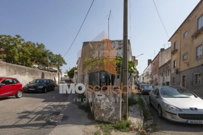 Moradia T2 para Venda em Romeira e Várzea