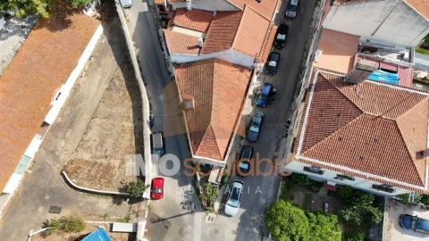 Moradia T2 para Venda em Romeira e Várzea