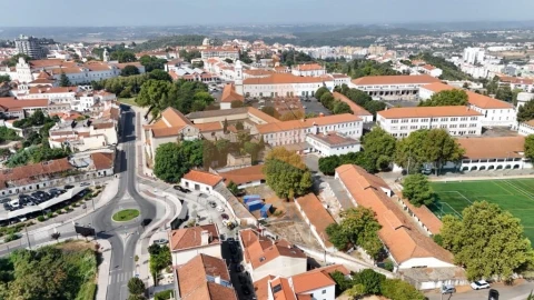 Moradia T2 para Venda em Romeira e Várzea