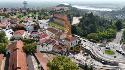 Moradia T2 para Venda em Romeira e Várzea