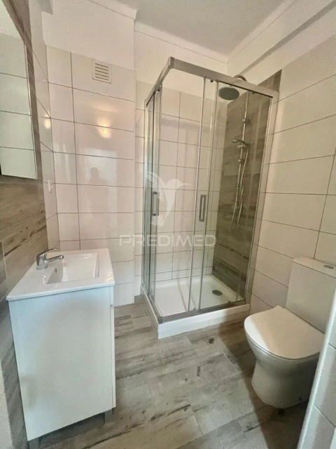 Apartamento T2 para Venda em Baixa da Banheira e Vale da Amoreira