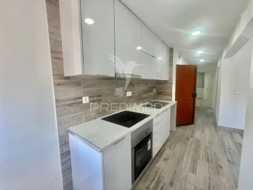 Apartamento T2 para Venda em Baixa da Banheira e Vale da Amoreira