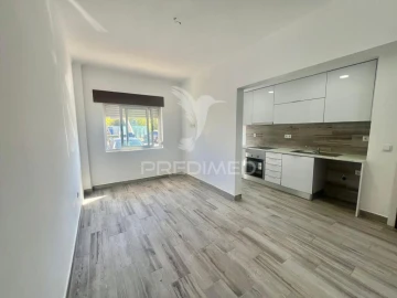 Apartamento T2 para Venda em Baixa da Banheira e Vale da Amoreira