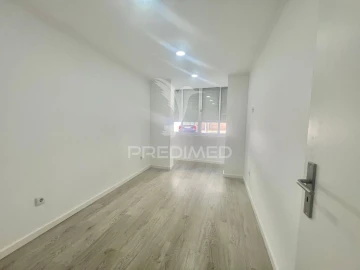 Apartamento T2 para Venda em Baixa da Banheira e Vale da Amoreira