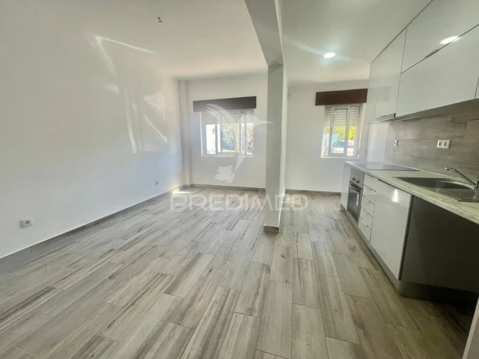 Apartamento T2 para Venda em Baixa da Banheira e Vale da Amoreira Foto 3