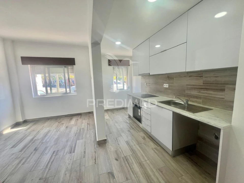 Apartamento T2 para Venda em Baixa da Banheira e Vale da Amoreira Foto 1